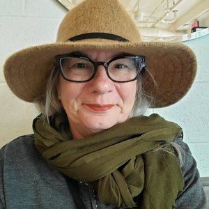 Meet your Posher, Lydia